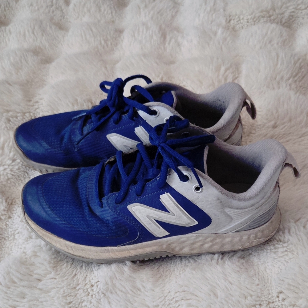 New Balance Fresh Foam Velo V3 Softball Baseball Turf-Trainer Royal/white